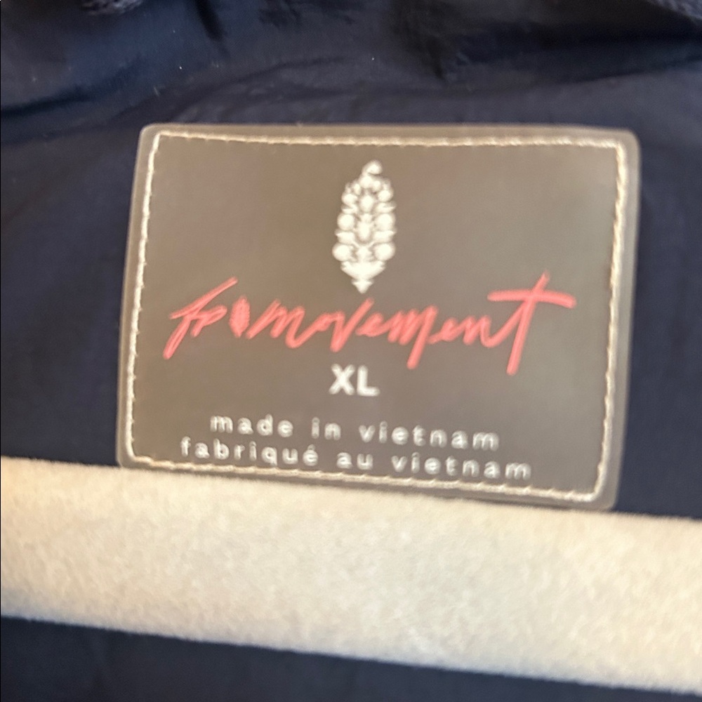 NWT Free People Movement Pippa Packable Puffer Jacket in Midnight Navy Size XL - Picture 3 of 5